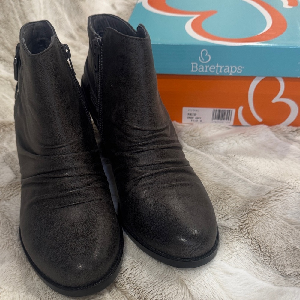 BareTraps Dark Brown Ankle Booties NWOT - Picture 3 of 7